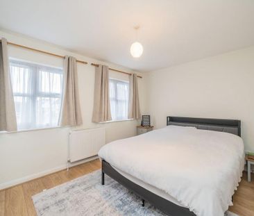 2 bedroom end of terrace house to rent - Photo 3