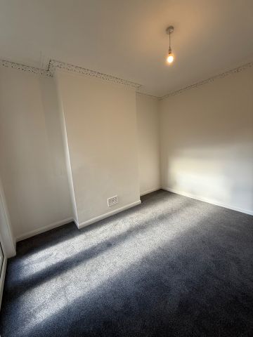 1 Bed Flat, Percy Road, N12 - Photo 5