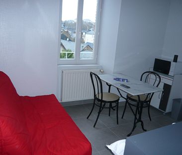 STUDIO Meublé de 11.63 m² au 2ème étage - Photo 2