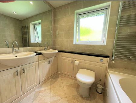 2 bedroom flat to rent - Photo 5
