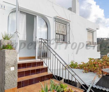 Townhouse in Cómpeta, Inland Andalucia at the foot of the mountains - Photo 3