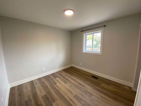 Main Floor of Two Bedroom Bungalow for rent in Whitby - Photo 3