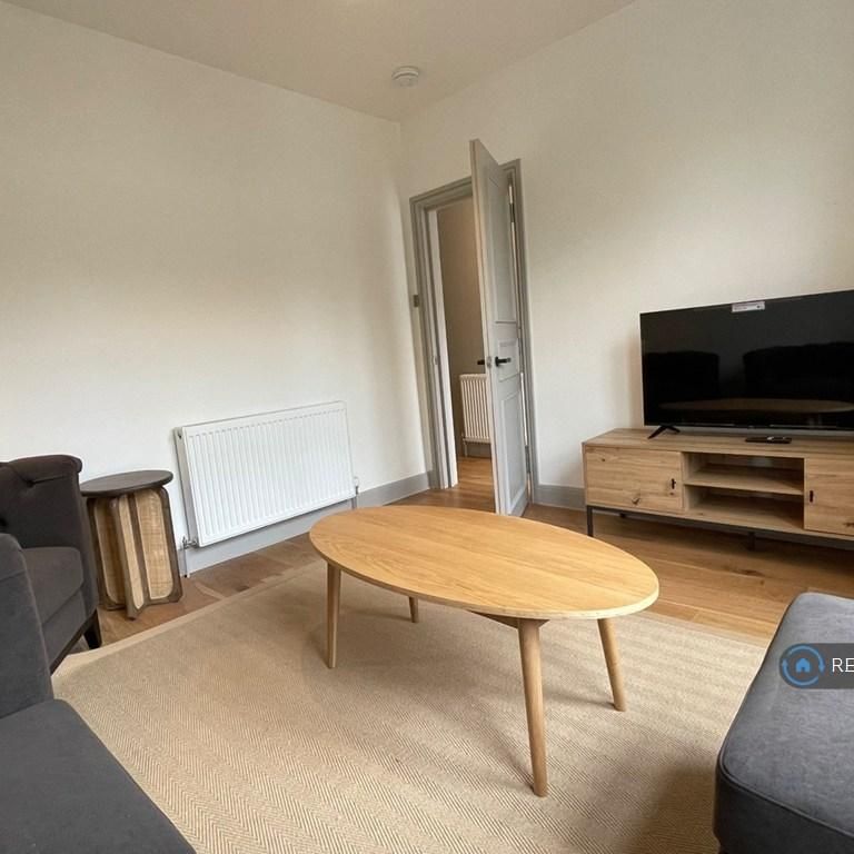 4 bedroom terraced house to rent - Photo 1