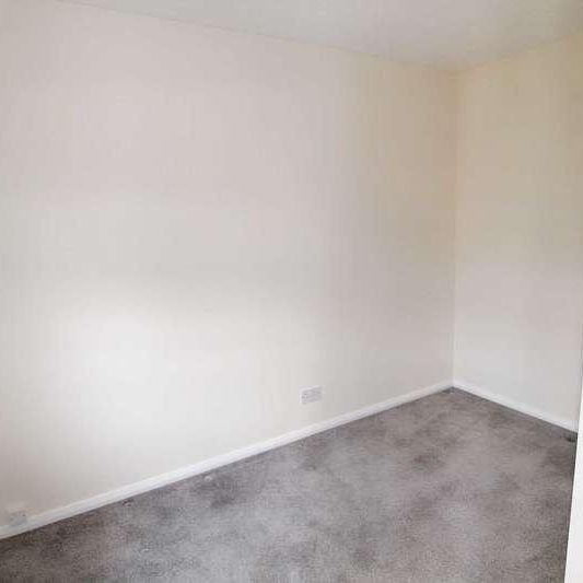 Beaconsfield Road, Aylesbury, HP21 - Photo 1