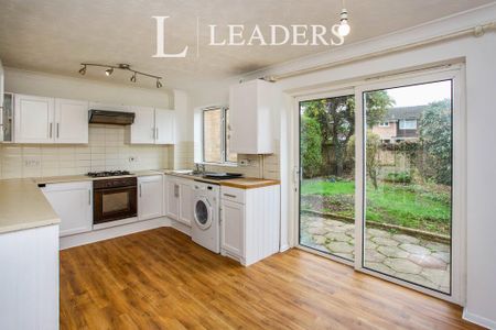 3 bedroom detached house to rent - Photo 4