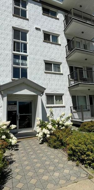 2 1/2 À Louer - Photo 1