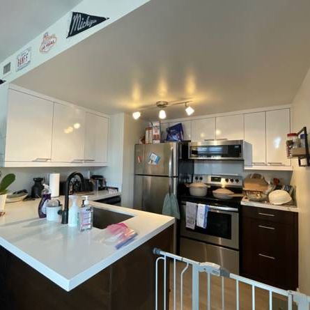 98 REDPATH AVE. #8 - TOWNHOUSE 2BED/2BATH, PARKING, ROOFTOP TERRACE - Photo 4