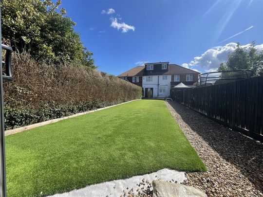 4 bedroom house to rent - Photo 1