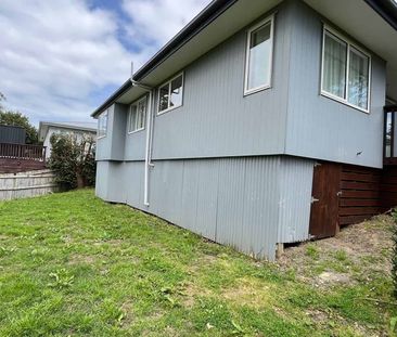 Charming 3-Bedroom Home in Manurewa East - $680/week - Photo 3