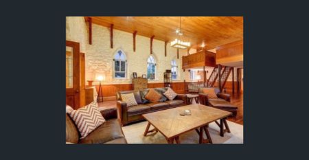 Unique Lifestyle Retreat in the Heart of Macclesfield! - Photo 3