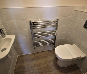 3 bedroom terraced house to rent - Photo 6