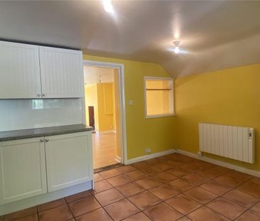 2 bedroom end of terrace house to rent - Photo 5