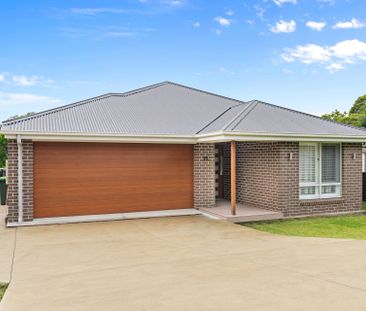 Beautiful Family Home - Photo 2