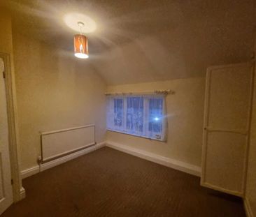 Second Avenue - Photo 2