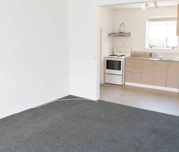 SYDENHAM - 3 BEDROOM TIDY TWO STORIED TOWNHOUSE - Photo 4