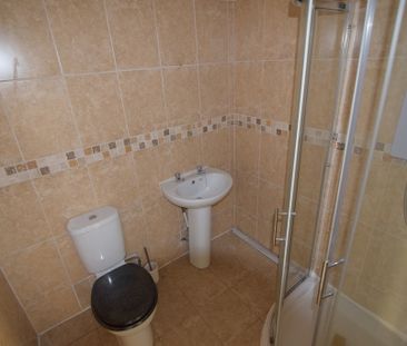 To Let 2 Bed Apartment - Photo 6