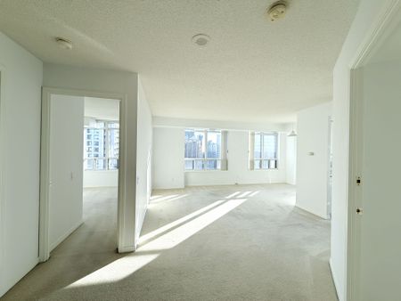 For Lease - 8 Hillcrest Avenue Unit# 1917, Toronto, Ontario - Photo 3