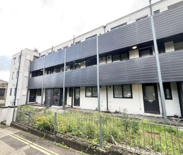 West Parade Flats - Photo 1