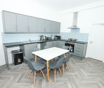 5 bedroom end of terrace house to rent - Photo 5