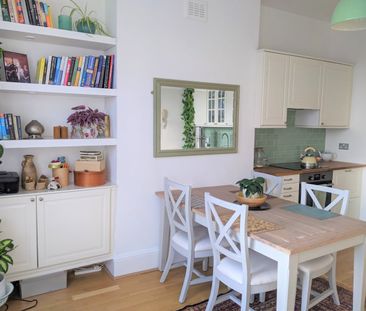 1 Bed Flat, Forest Gate, E7 - Photo 2