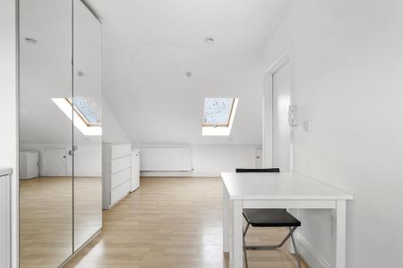 Studio to rent - Photo 3