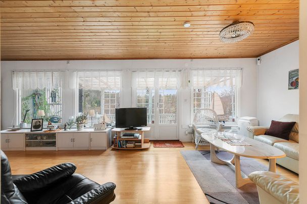 Ättestigen, Södertälje - Photo 1