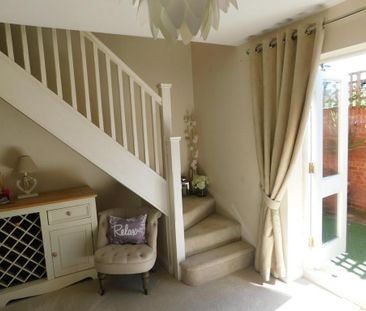 2 bedroom terraced house to rent - Photo 4