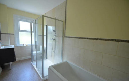 2 bedroom terraced house to rent - Photo 2