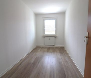Schöne Lichtdurchflutete 3 Zimmer- Wohnung mit Südbalkon und Stellp... - Foto 1