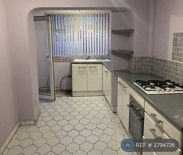 2 bedroom semi-detached house to rent - Photo 6