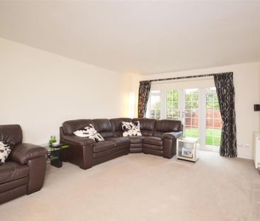 4 bedroom detached house to rent - Photo 4