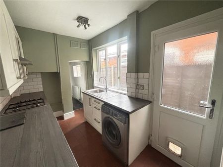 2 bedroom terraced house to rent - Photo 3