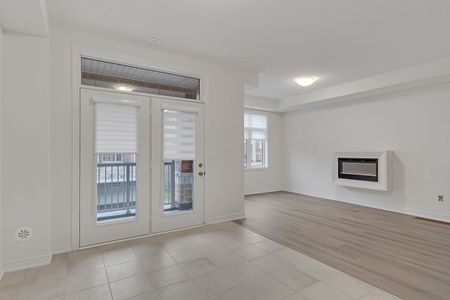 For Lease - 481 Manhattan Common, Oakville, Ontario - Photo 2