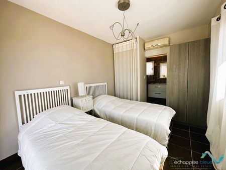 Villa privée et climatisée pour 10 personnes avec piscine et superbe vue mer et collines à La Londe-les-Maures - Photo 5