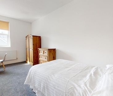 3 bedroom apartment to rent - Photo 6