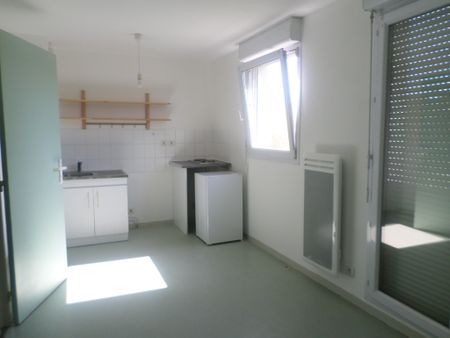 Location Appartement 1 pièce 19m² CLERMONT FERRAND 63000 - Photo 2