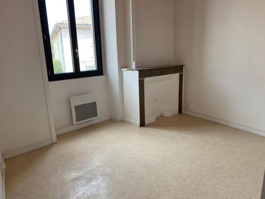 Location Maison 3 pièces 61m² RUOMS 07120 - Photo 1