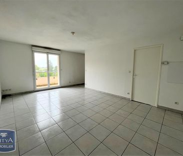 Location Appartement 2 pièces 47m² LE CATEAU CAMBRESIS 59360 - Photo 1