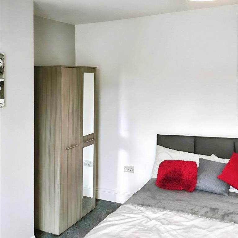 1 bedroom in a house share to rent - Photo 1