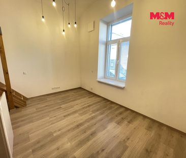 Pronájem bytu 1+kk, garsoniery 30 m², Hradec Králové - Photo 4