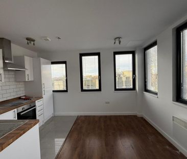 PETERBOROUGH - Photo 5