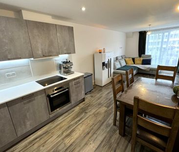 2 bedroom apartment to rent - Photo 5