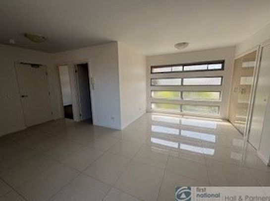 STYLISH ONE BEDROOM APARTMENT - Photo 1