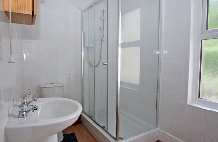 4 bedroom terraced house to rent - Photo 5