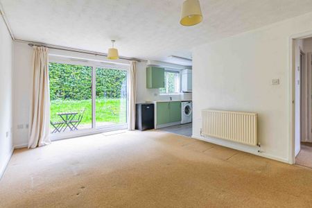 1 bed Maisonette for rent - Photo 2