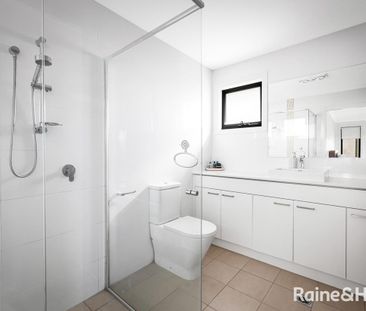 Spacious Family Living Located in The Ponds - Photo 4