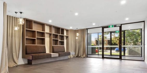 Bright Modern Beauty - Photo 3