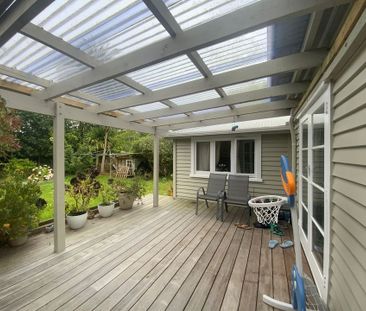 8 Richard Street, Belmont - Photo 1