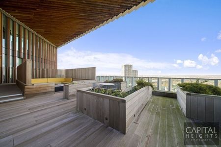 Manhattan Loft Gardens, 20 International Way, London - Photo 5