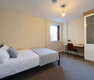 4 bed Apartment Apt 3 Ecclesall Gate - Photo 4